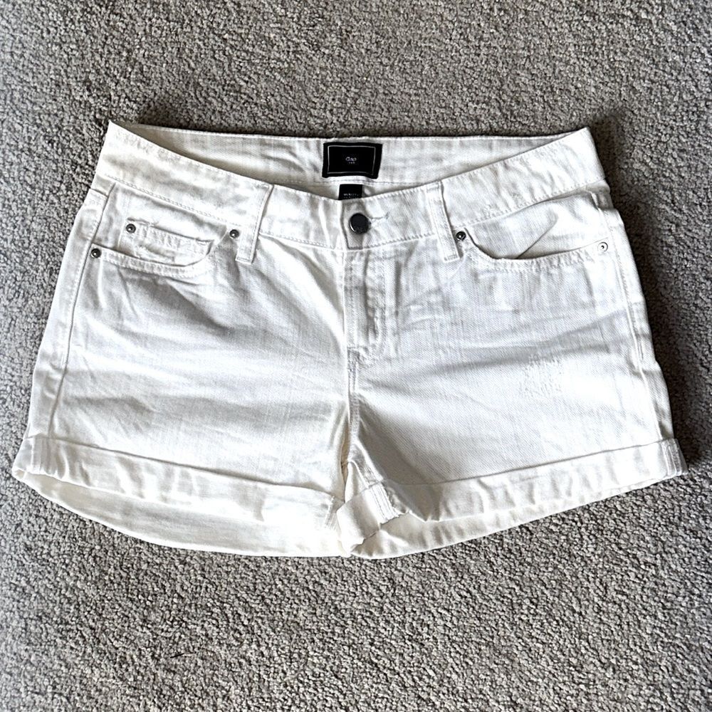 Gap Distressed White Denim Jean Shorts!
